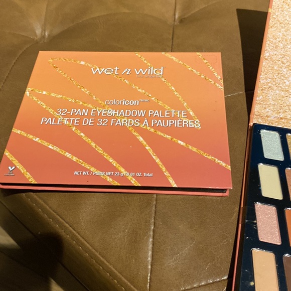 Wet and wild 32 exciting colors eyeshadow palette - Picture 2 of 4